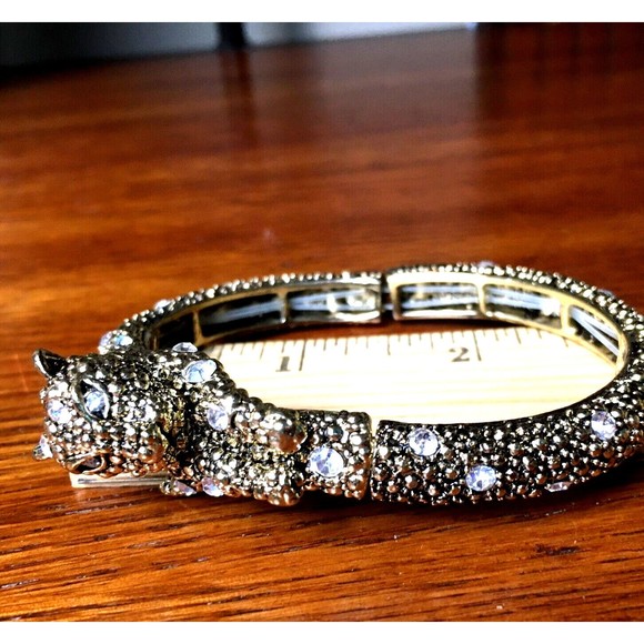 Vtg Exquisite Goldtone Crystal Rhinestone Leopard Hinged Bangle Cuff Bracelet - Picture 12 of 12